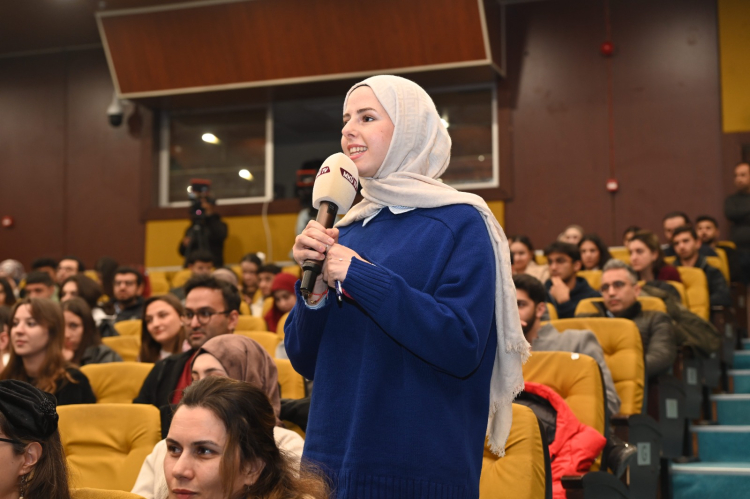 HMKÜ Rektörü Prof. Dr. Veysel Eren, öğrenci topluluklarıyla bir araya geldi 3