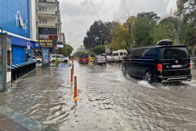 Antalya'da sağanak ve şiddetli rüzgar etkili oldu