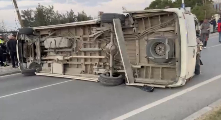Hatay Arsuz’da zincirleme kaza 18 yaralı 3