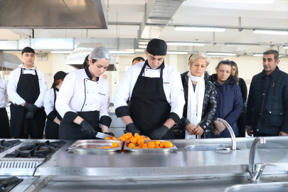 Hatay’da mandalinaya katma değer için meslek lisesinden destek