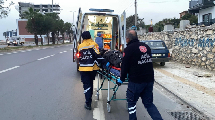 Mersin Erdemli’de motosiklet ile kamyonet çarpıştı 1 yaralı 2