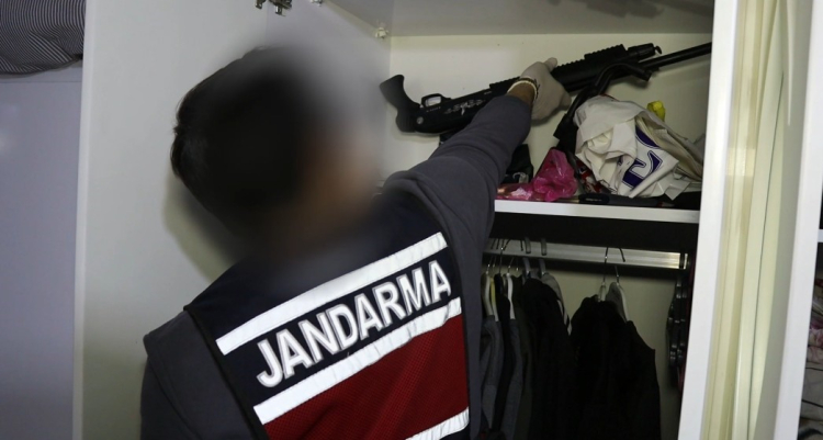 Mersin merkezli DEAŞ operasyonu 9 ilde 17 gözaltı 2