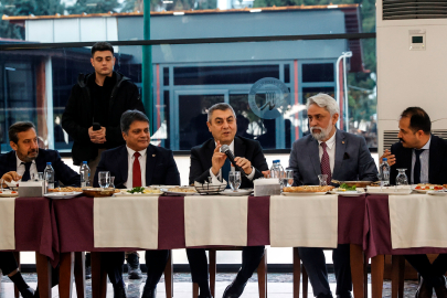 Mersin Valisi Atilla Toros gazetecilerle buluştu