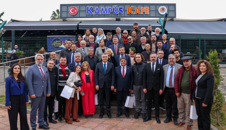 Mersin Valisi Atilla Toros gazetecilerle buluştu 2