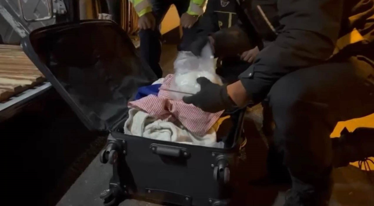 Osmaniye’de otobüste 4,7 kilo metamfetamin ele geçirildi 3