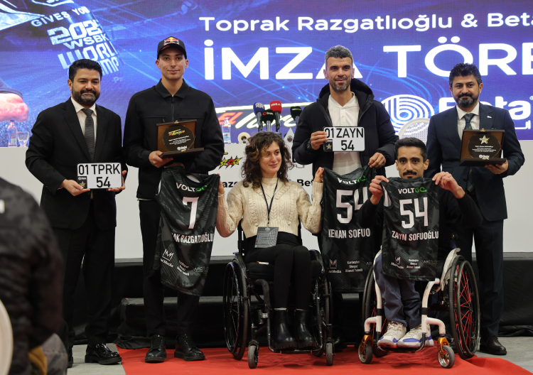 Pistlerin şampiyonuna Adana’dan dev destek Beta Enerji, Toprak Razgatlıoğlu ile sponsorluk anlaşmasını yeniledi 2