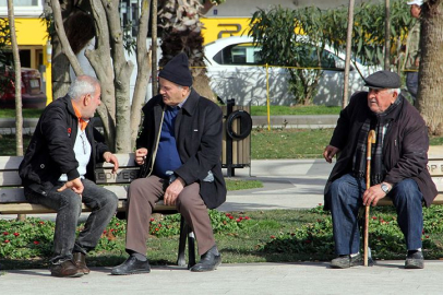 SON DAKİKA | EN DÜŞÜK EMEKLİ AYLIĞI AÇIKLANDI: 2026 OCAK’TAN İTİBAREN 20 BİN TL OLDU