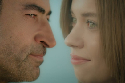 Afra Saraçoğlu A.B.İ. dizisinde Çağla karakterine hayat verecek