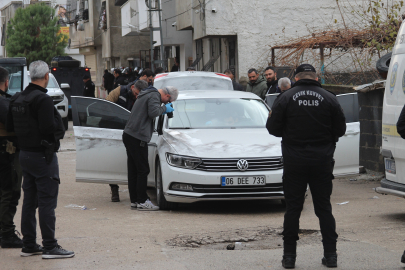 Adana'da mahalle savaş alanına döndü! 1 ölü, 5 yaralı