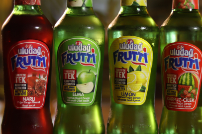 Cam Şişelerde Etiket Kabusu Bitiyor! Evde Bu Yöntemlerle Anında Temizleyin