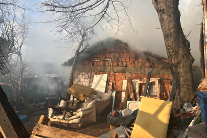 Beykoz’da yangın paniği: Gecekondunun odunluğu ve çatısı etkilendi