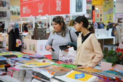 "Çukurova 18. Kitap fuarı" 5'inci gününde devam ediyor