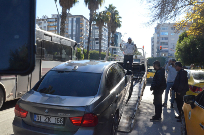 Adana’da lüks araçla korsan taksicilik yapan sürücü suçüstü yakalandı: 58 Bin ceza