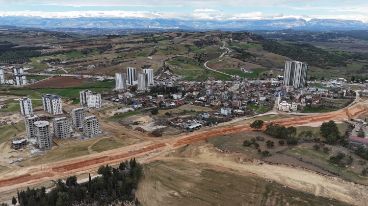 Adana'da sanata giden yol çamura teslim 2