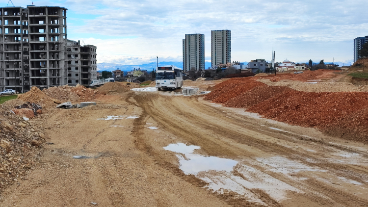 Adana'da sanata giden yol çamura teslim 3