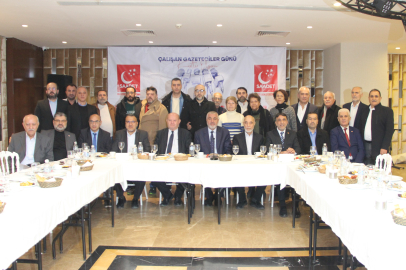 Saadet Partisi Adana il teşkilatı gazetecilerle buluştu