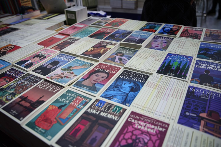 Kocatürk, üretim nüfusa bölündüğünde kişi başına 8,2 kitap düştüğünü belirtti.