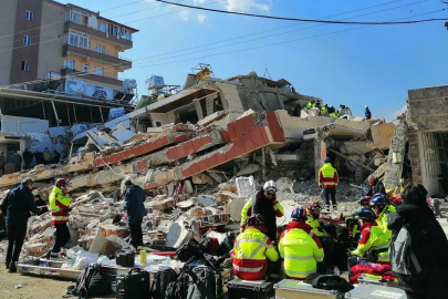 Hatay'da 26 kişiye mezar Olan Yağmur Apartmanı davası 17 Nisan’a ertelendi