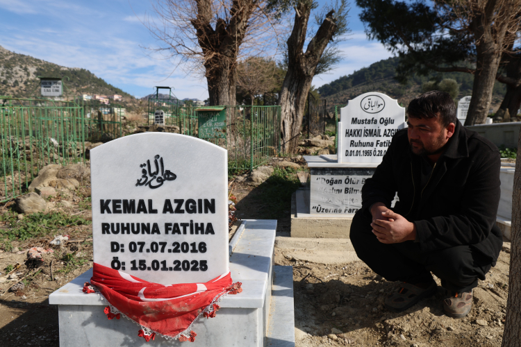 Maganda kurbanı Kemal’in babası karne gününde mezarına gitti 2