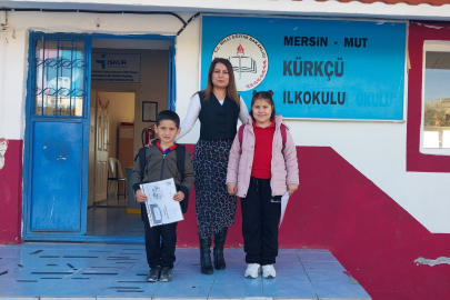 Mersin Mut’ta 2 öğrencili köy okulunda karne sevinci