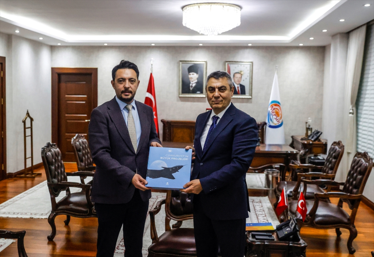 Mersin Valisi Atilla Toros, AA’nın “Yılın Kareleri” oylamasına katıldı 2