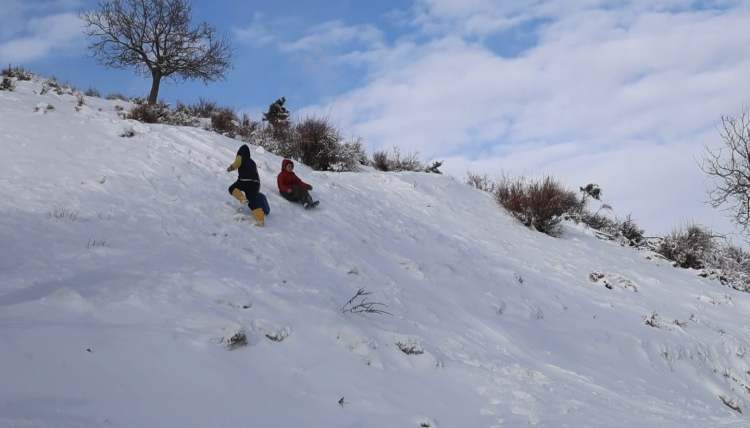 Adana'da mazotun donduğu ilçede kar kalınlığı 1 metreyi aştı 3