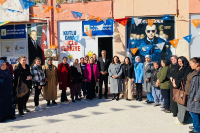 AK Parti Adana İl Kadın Kolları Karataş’ta çalışmaları masaya yatırdı