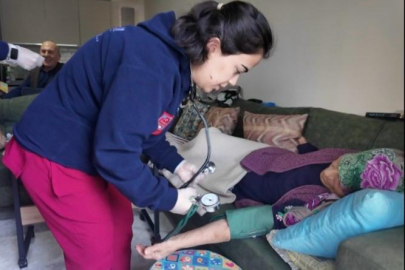 Sarıçam’da yaşlı ve bakıma muhtaç vatandaşlara evde sağlık desteği