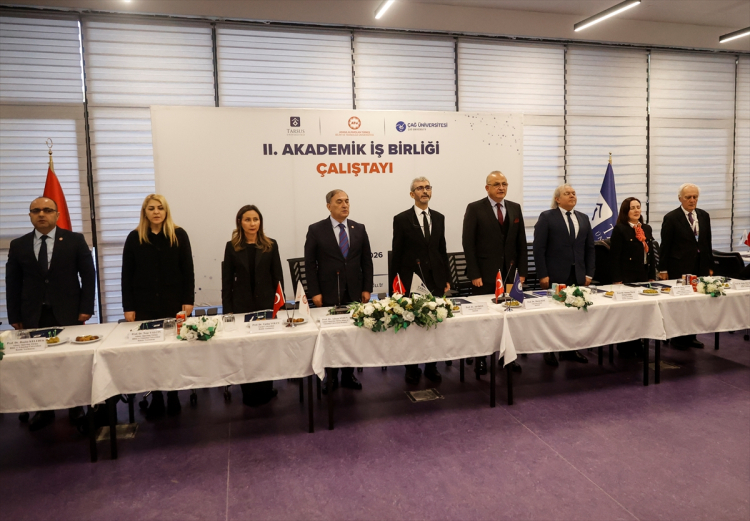 Çukurova'nın bilim üçgeni Tarsus'ta kuruldu Rektörlerden Masadan kalkıp laboratuvara girme çağrısı 2