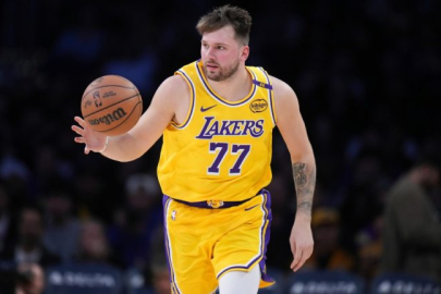 Lakers, Raptors’ı 110-93 mağlup etti: Luka Doncic sahalara döndü