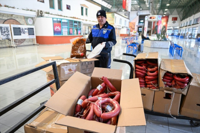 Mersin Tarsus’ta otobüslerde taşınan 300 kilo sucuk imha edildi