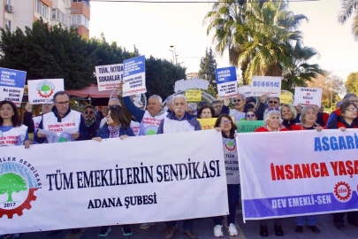 Adana’da emekliler maaşlarına seyyanen zam istedi
