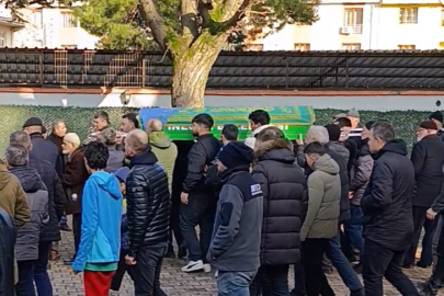 Bursa'da feci kazada hayatını kaybeden 2 genç kız son yolculuğuna uğurlandı