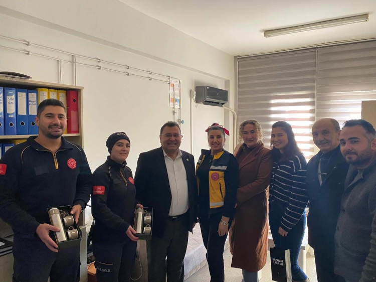 Sağlık çalışanlarının sorunlarını masada ve sahada takip ediyoruz