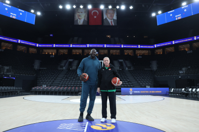 Cumhurbaşkanı Erdoğan, Shaquille O'Neal ile basketbol oynadı