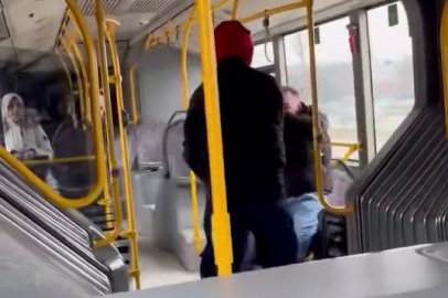 Otobüsün içinde tekme tokat böyle darp etti..."Komutanıma bıçak çekmişti"