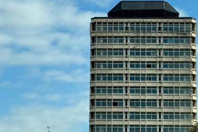 Adana’da bir dönem sona eriyor: Çukobirlik binası yıkım kararı