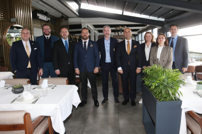 Fenerbahçe yöneticileri Aston Villa yöneticilerini ve UEFA delegesini ağırladı