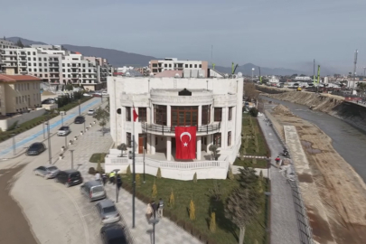 Hatay’daki tarihi meclis binası orijinal taşlarıyla yeniden inşa edildi