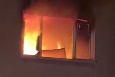 Hatay Defne'de çıkan yangında bir daire kullanılamaz hale geldi