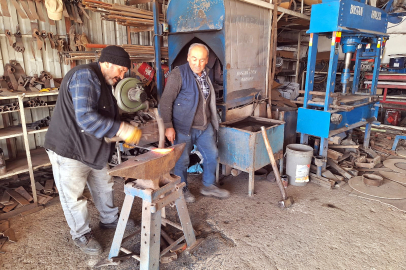 Makinelere inat, emeğe sadakat: Demirciliğin son ustaları