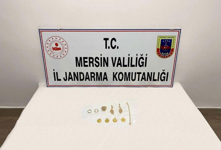 Mersin’de evden hırsızlık şüphelisi 2 kişi JASAT operasyonuyla tutuklandı 2