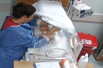 5 günlük Deniz, hemşire şiddeti sonucu engelli kalmış