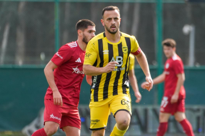 Adana 01 FK evinde Yeni Çarşı ile 0-0 berabere kaldı