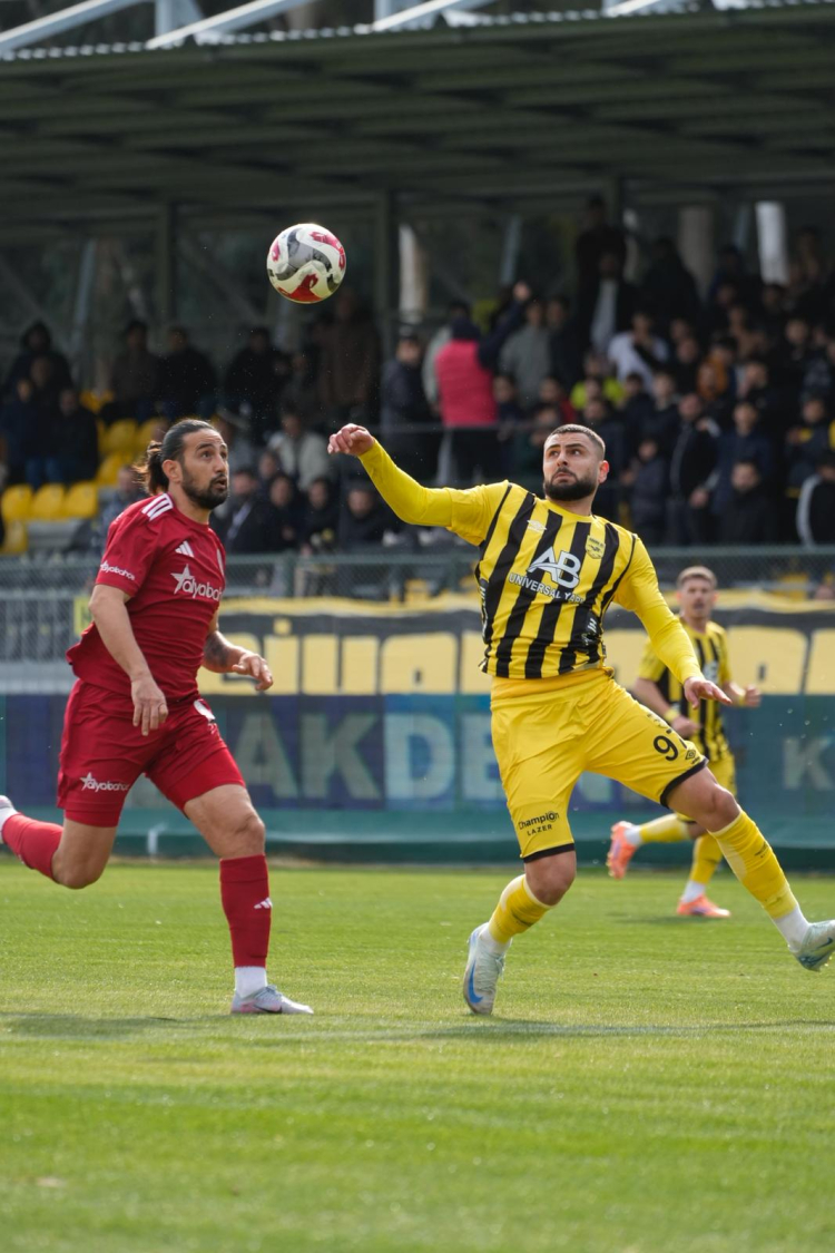 Adana 01 FK evinde Yeni Çarşı ile 0-0 berabere kaldı 2