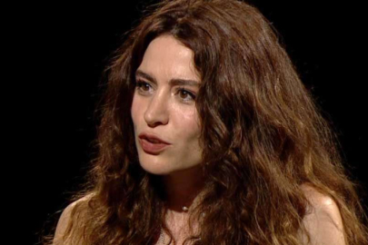 BELÇİM BİLGİN’İN DEM PARTİ’NİN “SAÇ ÖRME” EYLEMİNE KATILIMI GÜNDEM OLDU