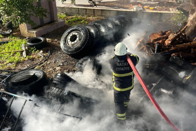 Hatay’da hurdalık alanda çıkan yangın söndürüldü