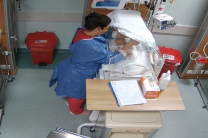 Kahramanmaraş'ta bebeği darbeden hemşire her yerde aranıyor