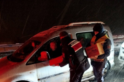 Kahramanmaraş’ta Kar yağışı nedeniyle mahsur kalan vatandaşlara Jandarma’dan yardım