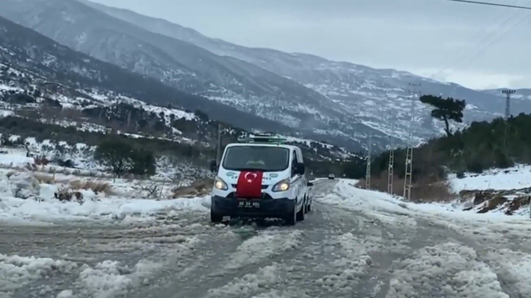 Osmaniye Düziçi’nde kar yağışı sürücülere zor anlar yaşattı 2